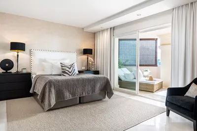 Middle Floor Apartment in Nueva Andalucía