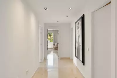 Middle Floor Apartment in Nueva Andalucía