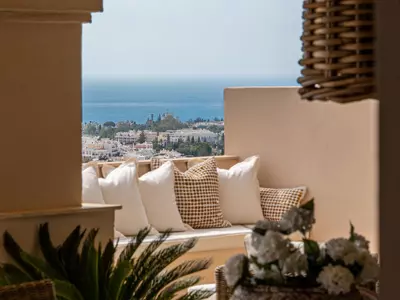 Middle Floor Apartment in Nueva Andalucía