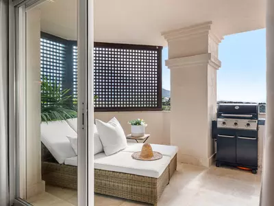 Middle Floor Apartment in Nueva Andalucía
