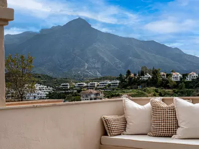 Middle Floor Apartment in Nueva Andalucía