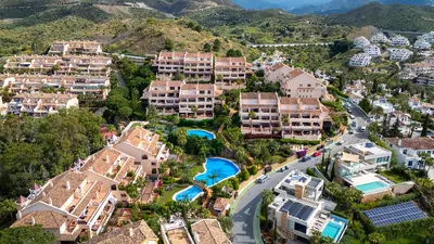 Middle Floor Apartment in Nueva Andalucía