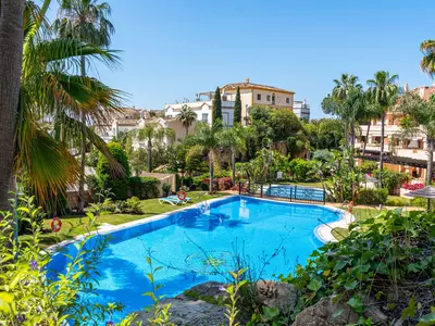 Middle Floor Apartment in Nueva Andalucía