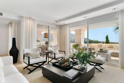 Middle Floor Apartment in Nueva Andalucía