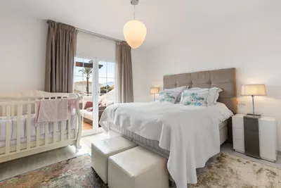 Middle Floor Apartment in Nueva Andalucía