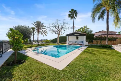 Detached Villa in Nueva Andalucía