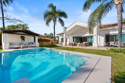 Detached Villa in Nueva Andalucía