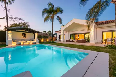 Detached Villa in Nueva Andalucía