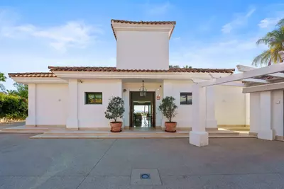 Detached Villa in Nueva Andalucía