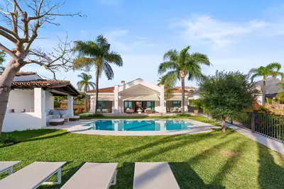Detached Villa in Nueva Andalucía