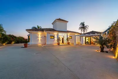 Detached Villa in Nueva Andalucía