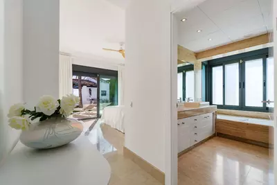 Detached Villa in Nueva Andalucía