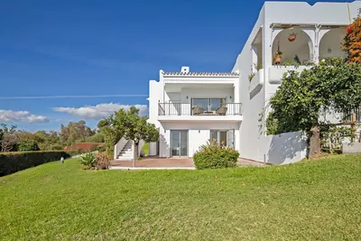 Semi-Detached House in Nueva Andalucía