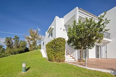 Semi-Detached House in Nueva Andalucía