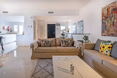 Semi-Detached House in Nueva Andalucía