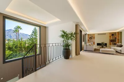 Detached Villa in Nueva Andalucía