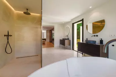 Detached Villa in Nueva Andalucía