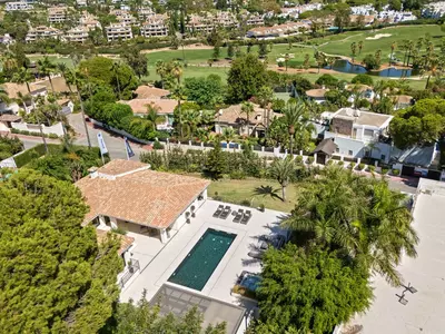 Detached Villa in Nueva Andalucía