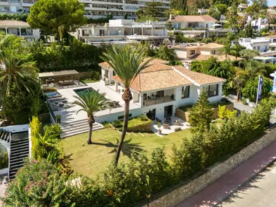 Detached Villa in Nueva Andalucía