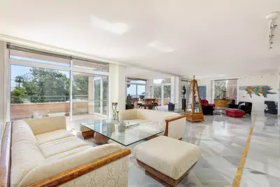Middle Floor Apartment in Nueva Andalucía