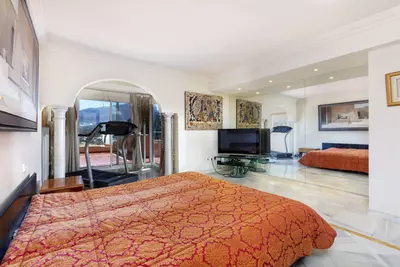 Middle Floor Apartment in Nueva Andalucía