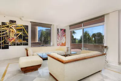 Middle Floor Apartment in Nueva Andalucía