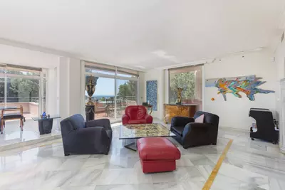Middle Floor Apartment in Nueva Andalucía