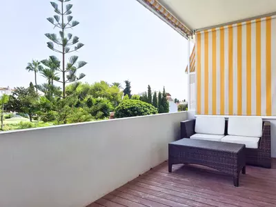 Middle Floor Apartment in Nueva Andalucía