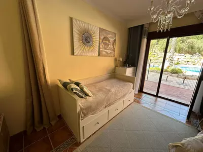 Middle Floor Apartment in Benahavís