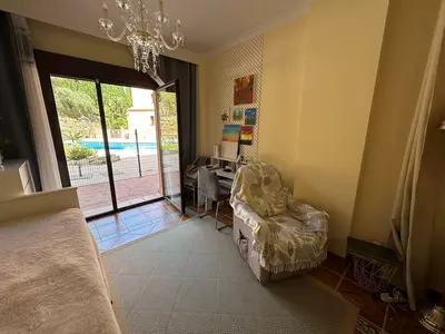 Middle Floor Apartment in Benahavís