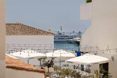 Middle Floor Apartment in Puerto Banús