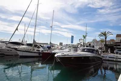 Middle Floor Apartment in Puerto Banús