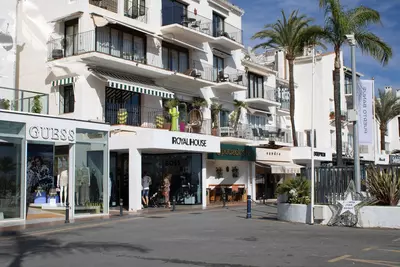 Middle Floor Apartment in Puerto Banús