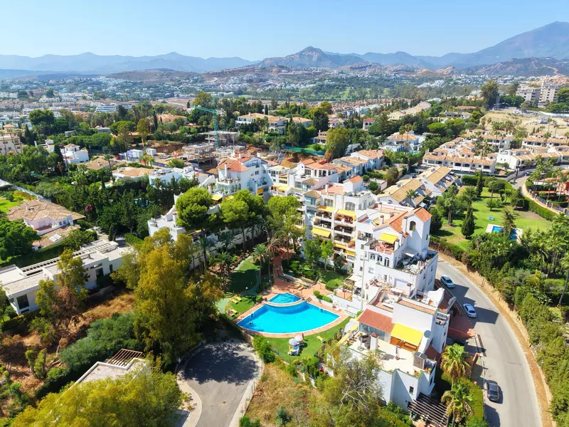 Middle Floor Apartment in Estepona