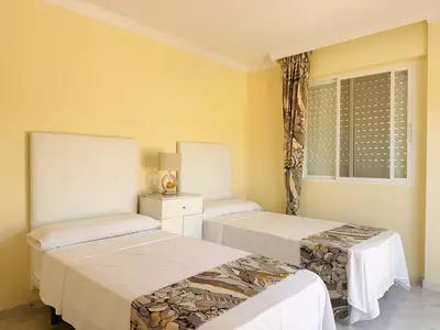 Middle Floor Apartment in Estepona