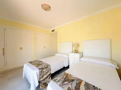Middle Floor Apartment in Estepona