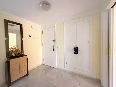 Middle Floor Apartment in Estepona