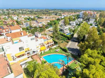 Middle Floor Apartment in Estepona
