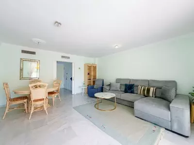 Middle Floor Apartment in Estepona