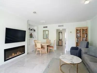 Middle Floor Apartment in Estepona