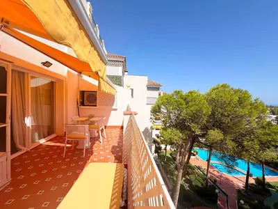Middle Floor Apartment in Estepona