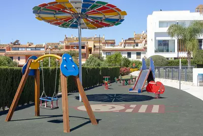 Middle Floor Apartment in Estepona