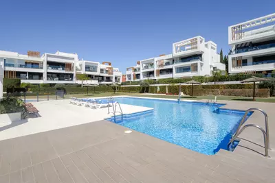 Middle Floor Apartment in Estepona