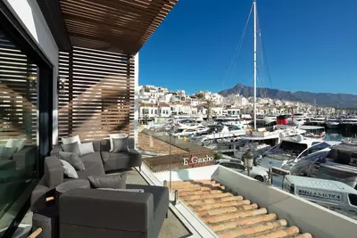 Middle Floor Apartment in Puerto Banús