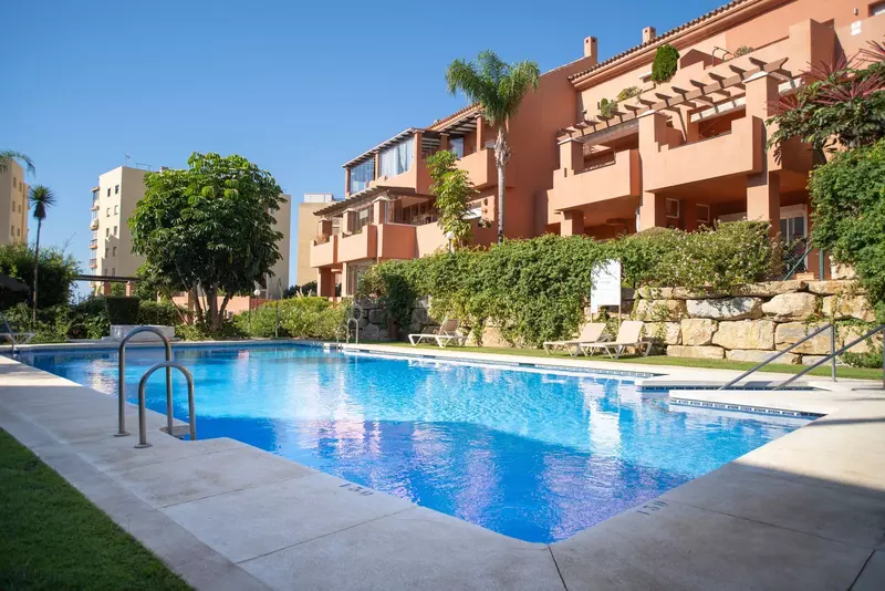 Middle Floor Apartment in Estepona