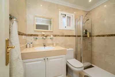 Middle Floor Apartment in Estepona