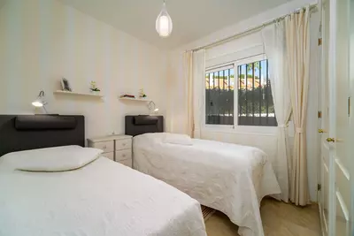 Middle Floor Apartment in Estepona