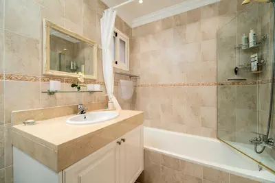Middle Floor Apartment in Estepona