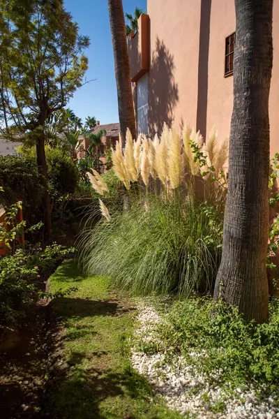 Middle Floor Apartment in Estepona