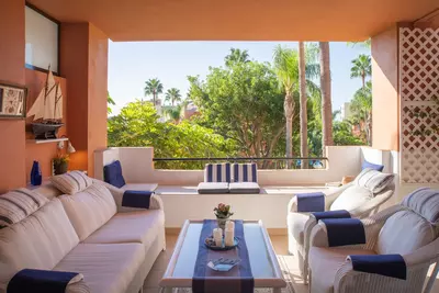 Middle Floor Apartment in Estepona